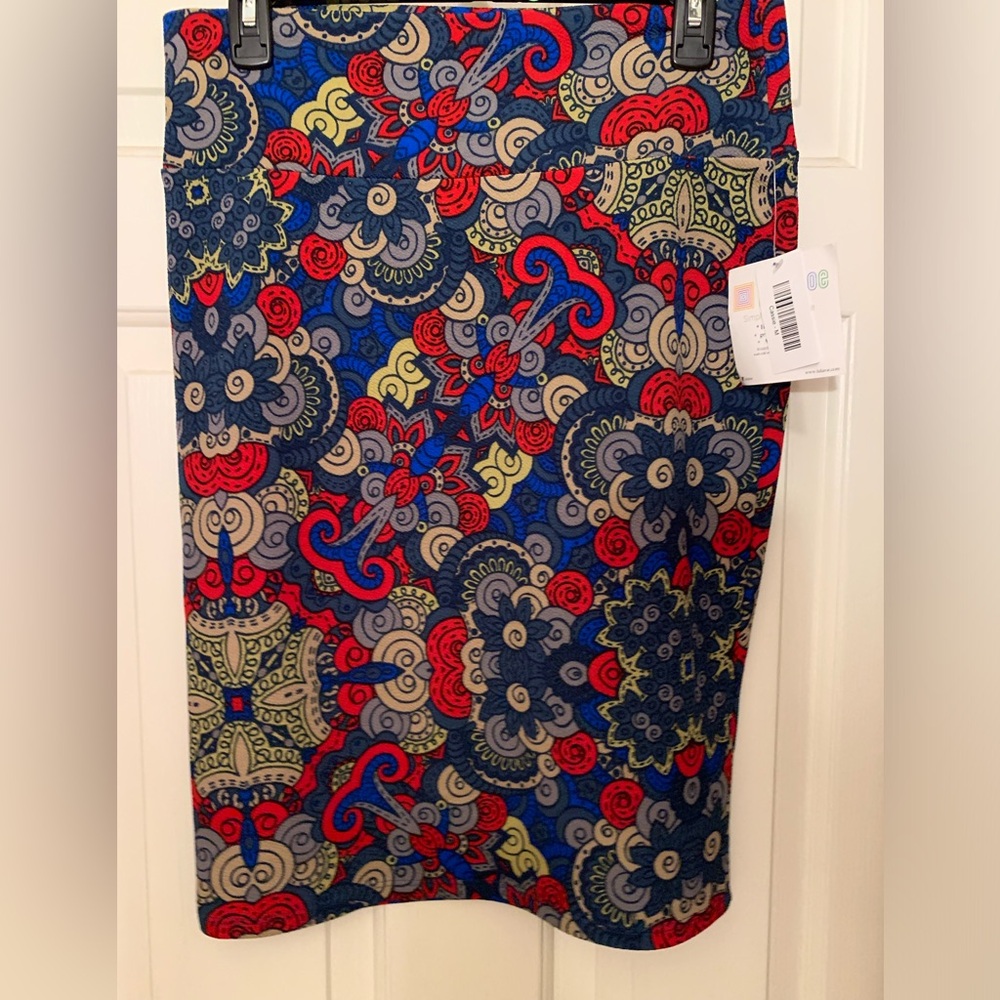 LuLaRoe NWT Cassie Medium red/blue/tan print